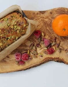 raspberry-pistashio-cake