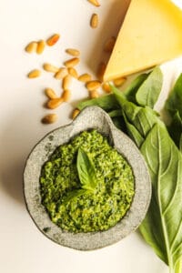spinach bastil pesto